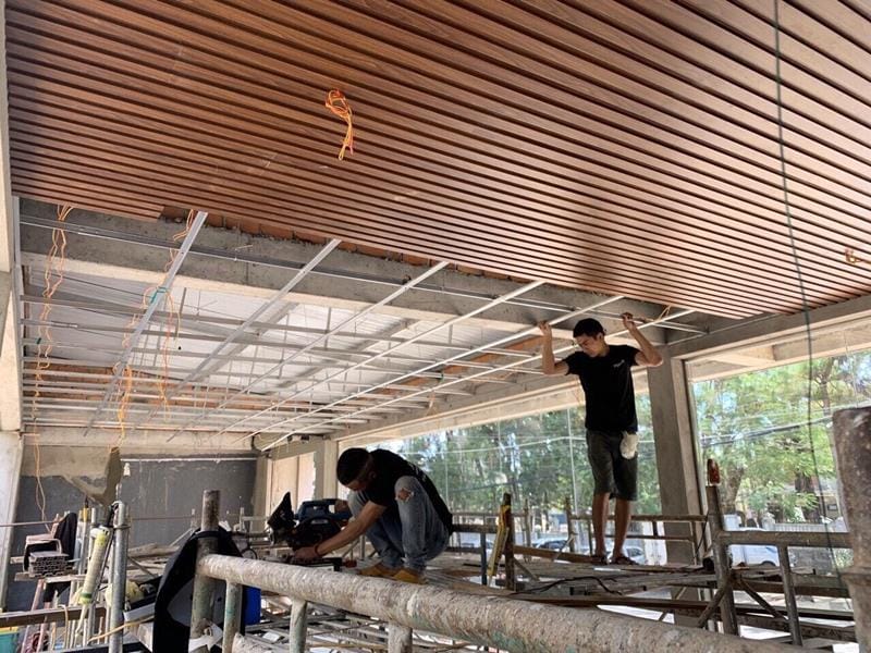 Thi  công tấm nhựa giả gỗ ốp tường Cần Thơ - Nội Thất Cần Thơ