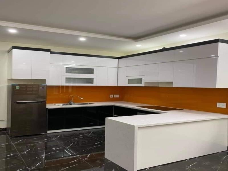 Tủ bếp Cần Thơ chữ U 004